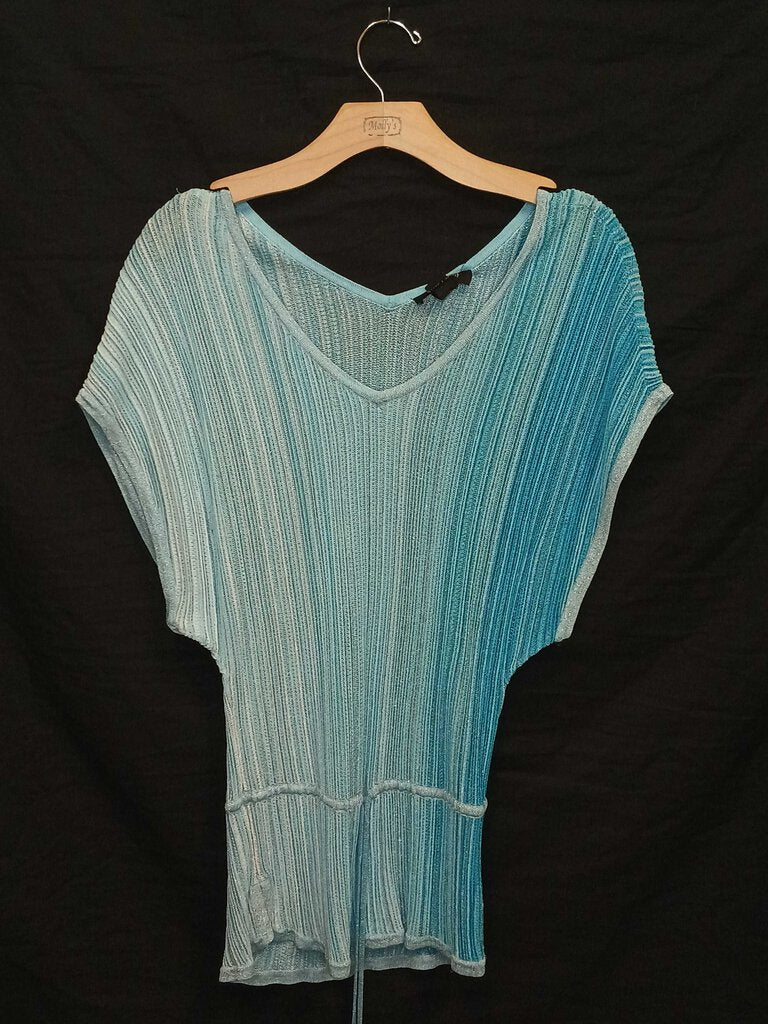 White Hosue Black Market Short Sleeve Top