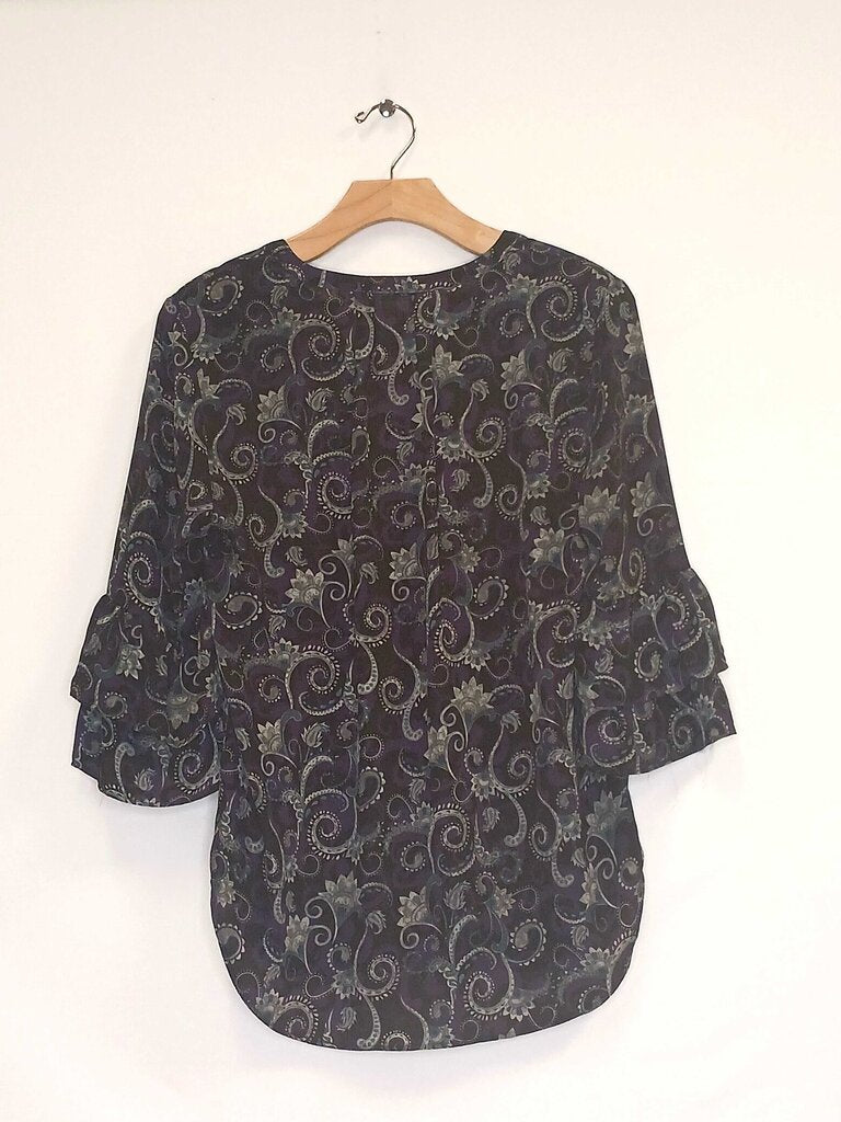 Violet + Claire V Neck 3/4 Sleeve Blouse