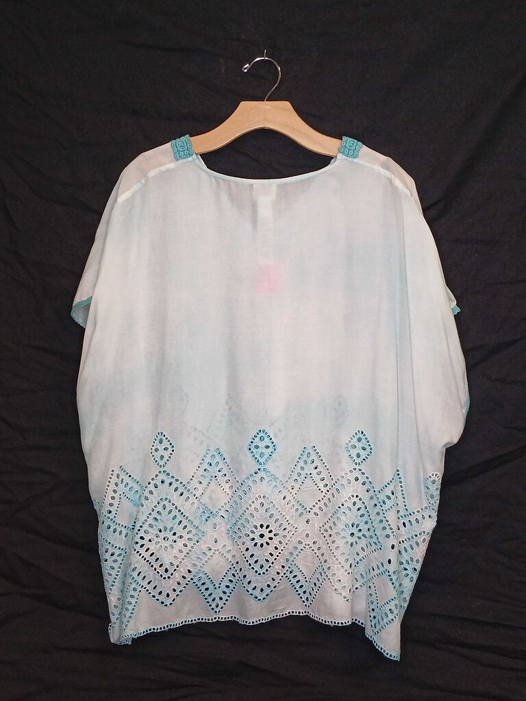 Chicos Embroidered V Neck Short Sleeve Tunic