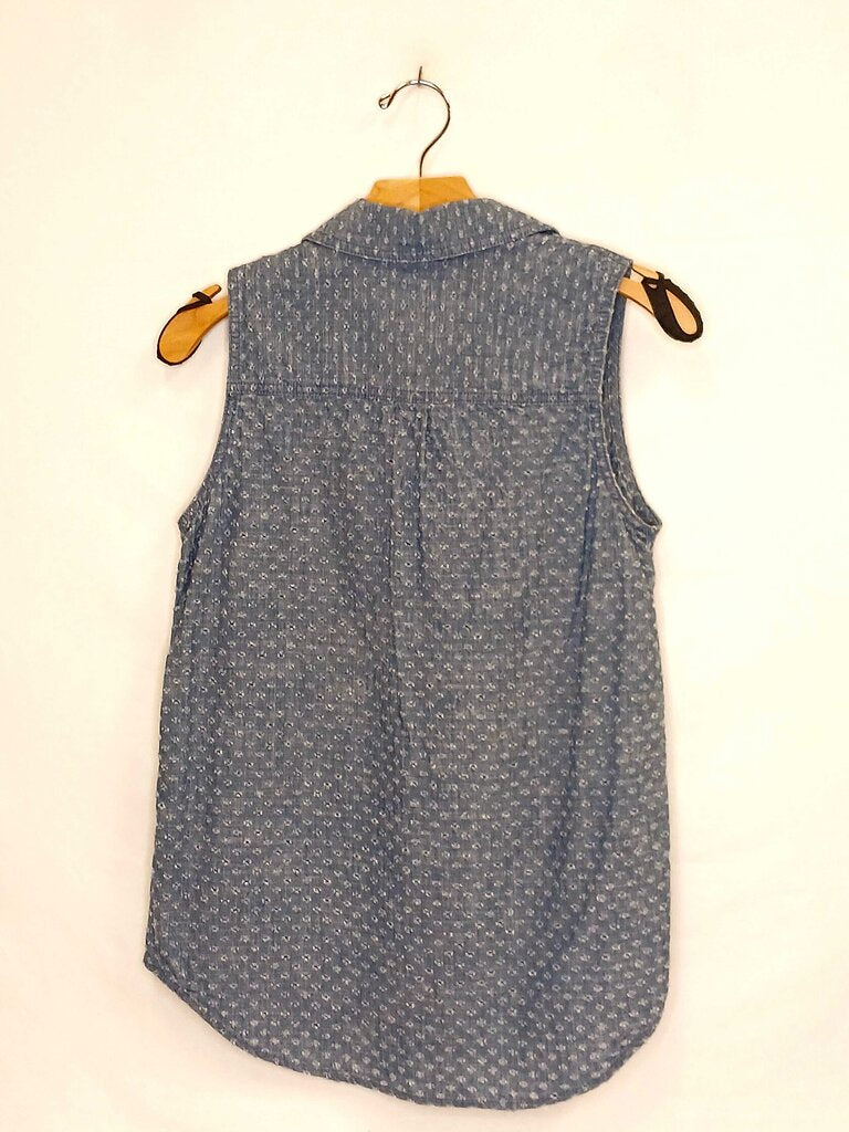 Vince Camuto Sleeveless Button Up Top