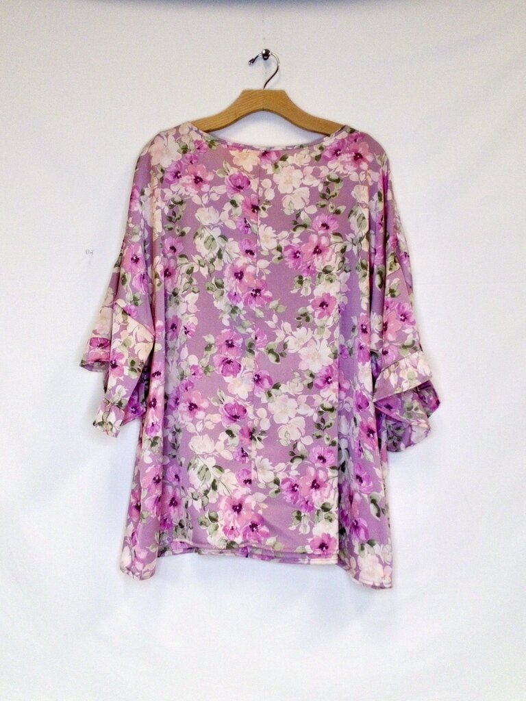 Crepas Floral Cropped Sleeve Blouse