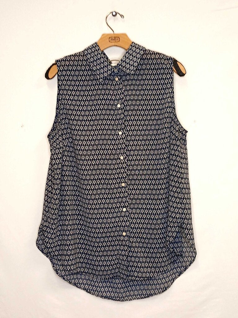 Patterned Sleeveless Button Down Blouse