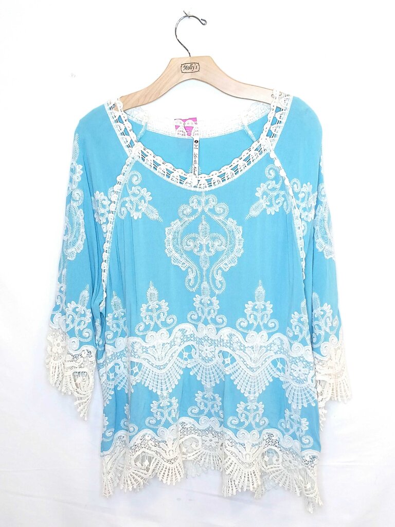 Leo & Nicole Loss Sleeve Embroidered Top
