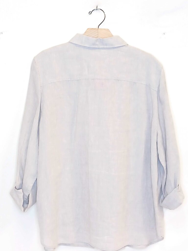 Chicos Linen Non Iron Long sleeve Button up