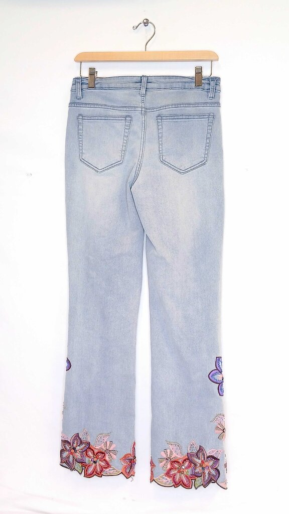 Azi Flower Embroidered Jeans