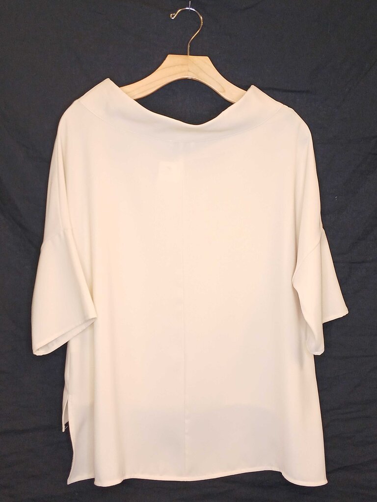 Suzy D Short Sleeve Top
