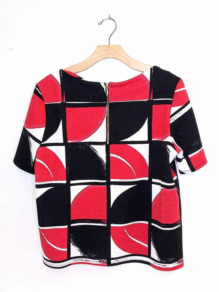 Chicos Short Sleeve Geometric Patterned Top