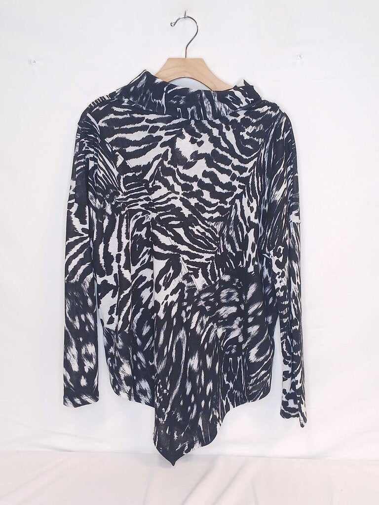 Cha Cha Vente Patterned Long Sleeve Top