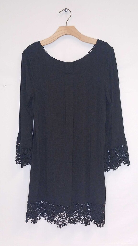 Chicos Floral Lace Hemed Top