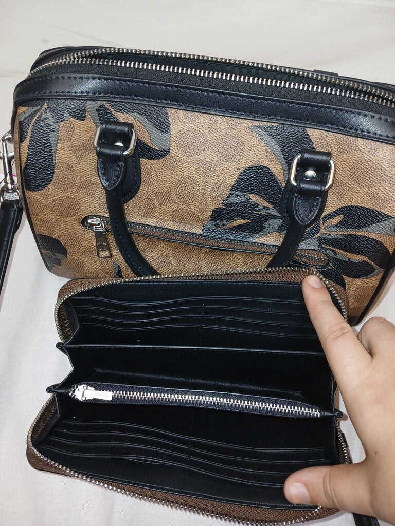 Coach Wallet and Purse Set Bow Patterned