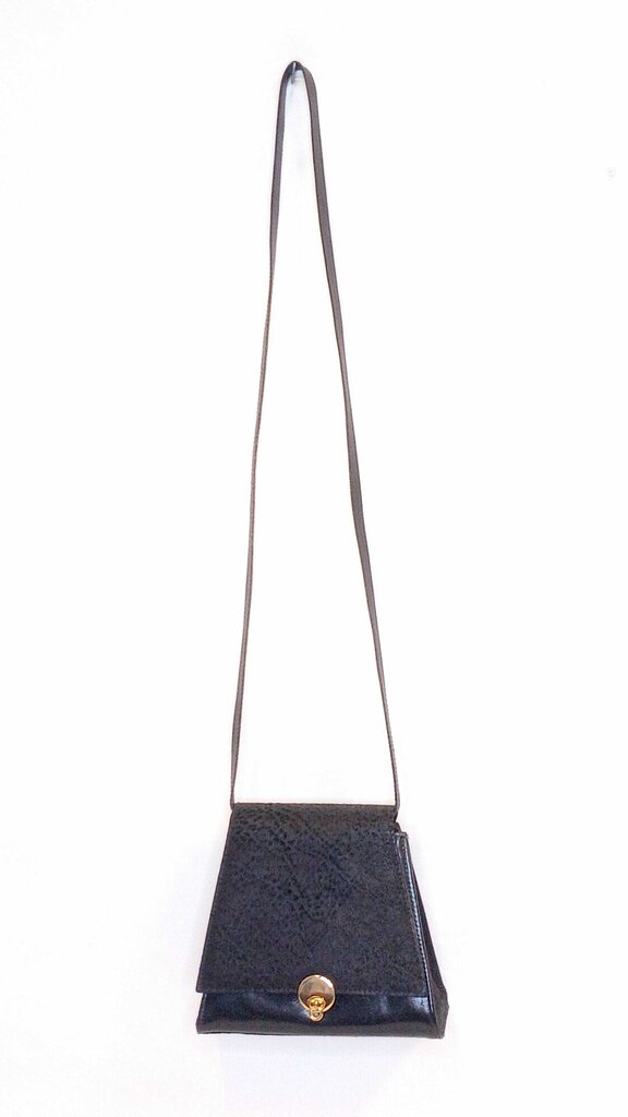 St. Maarten Trapezoid Shaped Purse