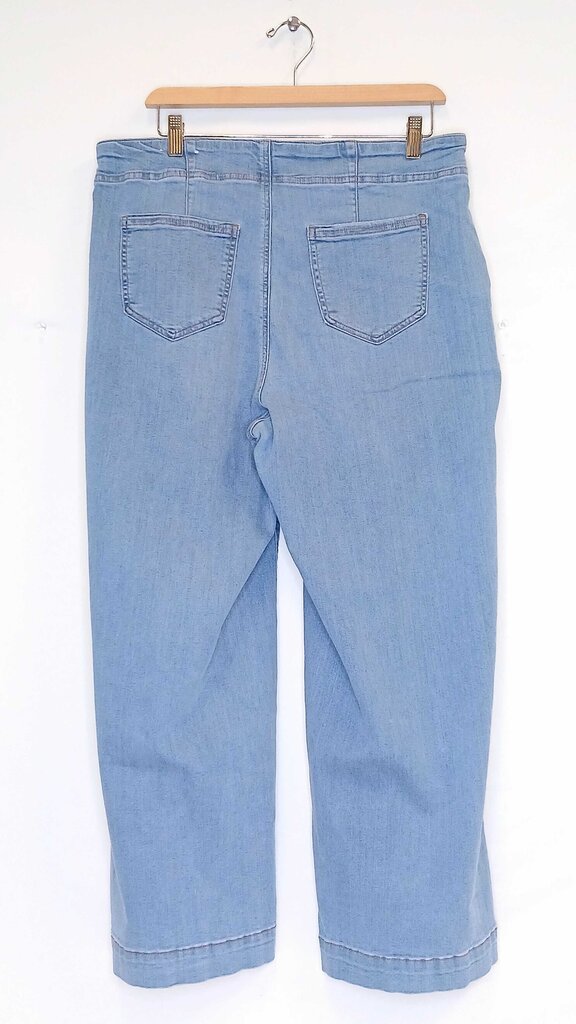 Chicos Wide Leg Ankle Jeans