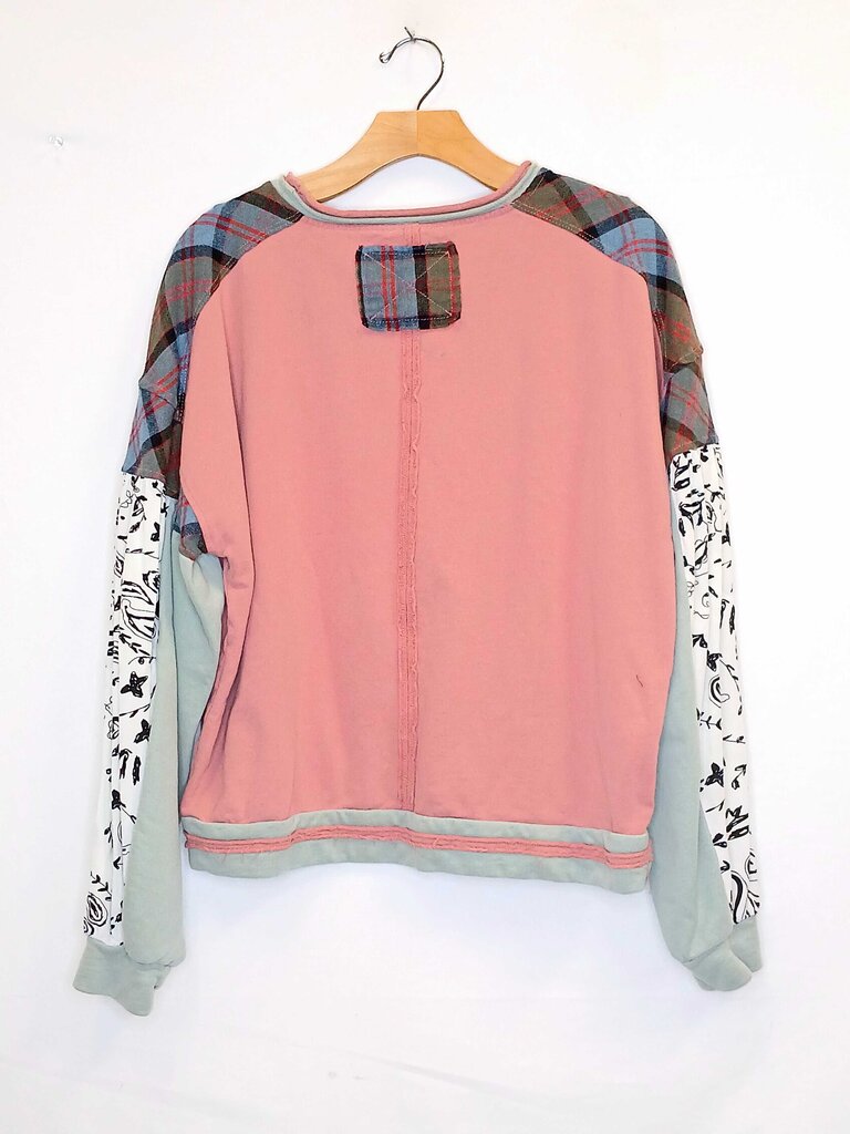 Easel Applique Flower Long Sleeve Top