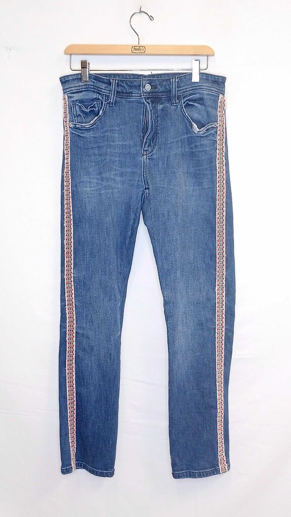 Pilcro Embroidered Jeans