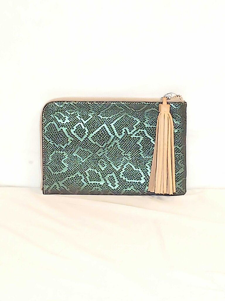 Consuela Unique Continental Clutch