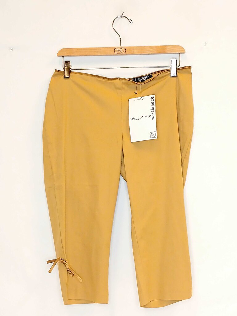 Betsey Johnson Bow Capris
