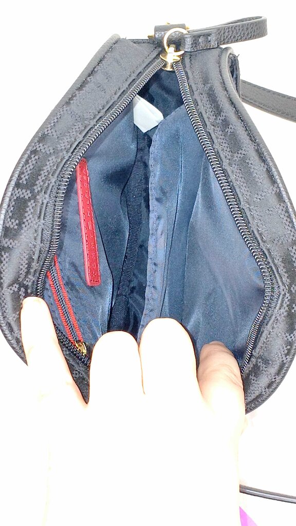 Tommy Hilfiger Circle Crossbody