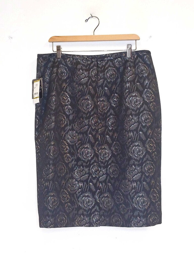 Le Suit Suit Set Blazer + Short Skirt