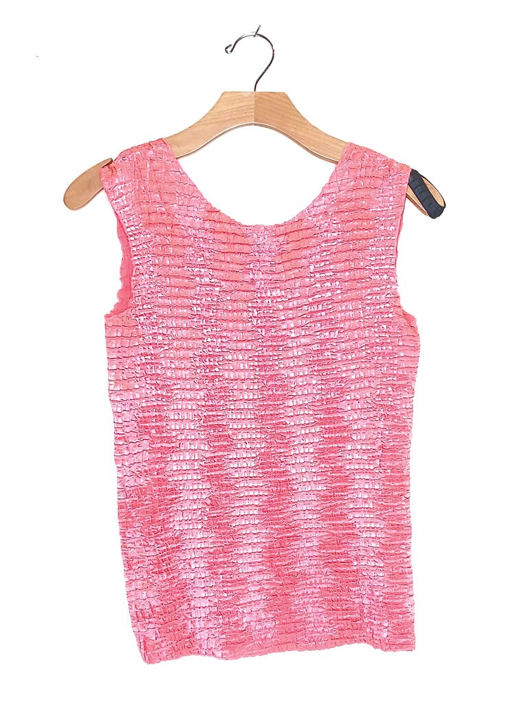 Sleeveless Popcorn Top