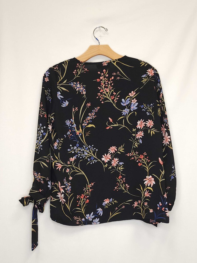 CeCe Long Sleeve Top