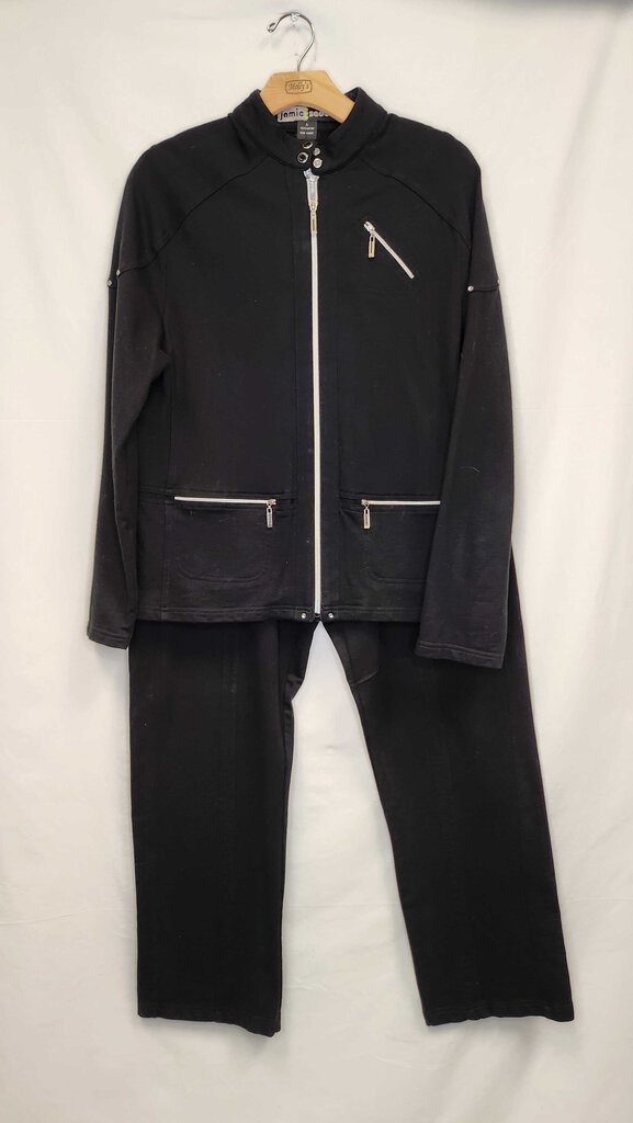 Jamie Saddock Jacket + Pants Set