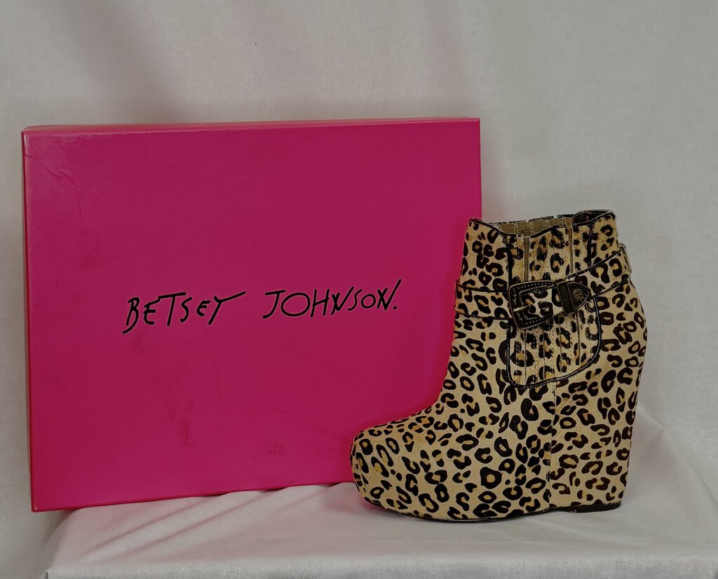 Betsy Johnson Leopard Print Booties