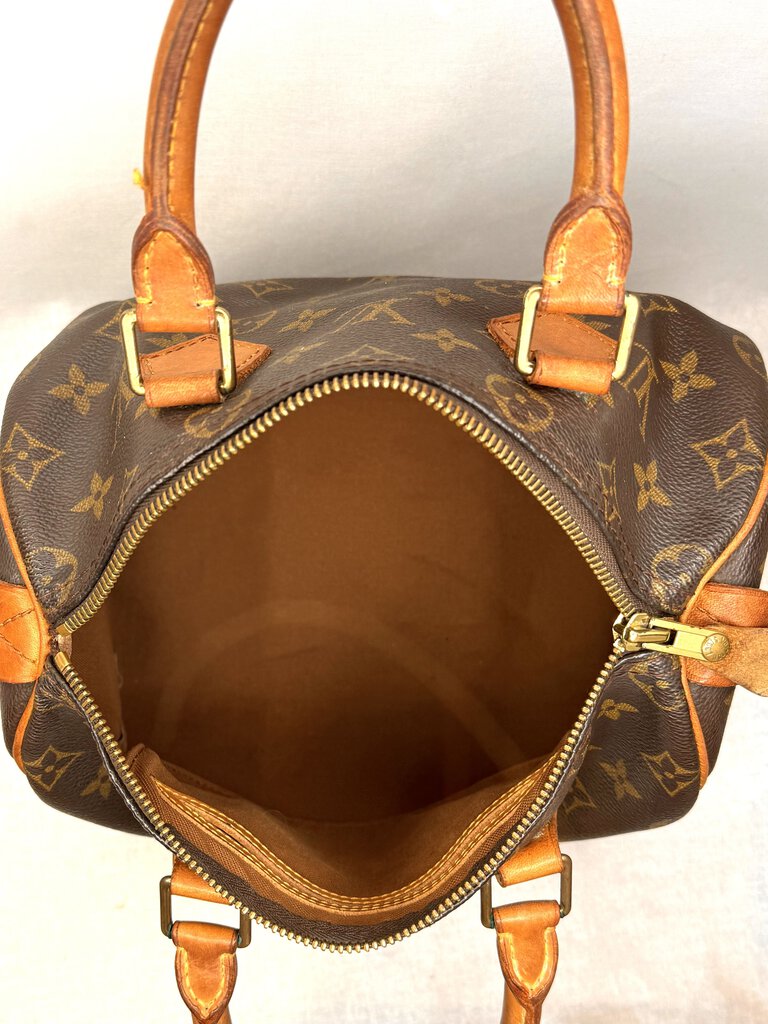 Louis Vuitton Monogram Canvas Speedy 25