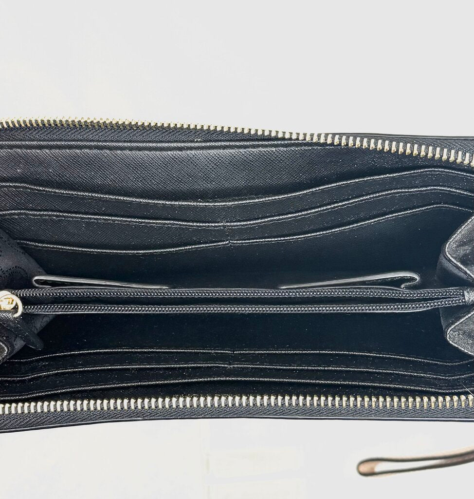 Micheal Kors Wallet Wristlet