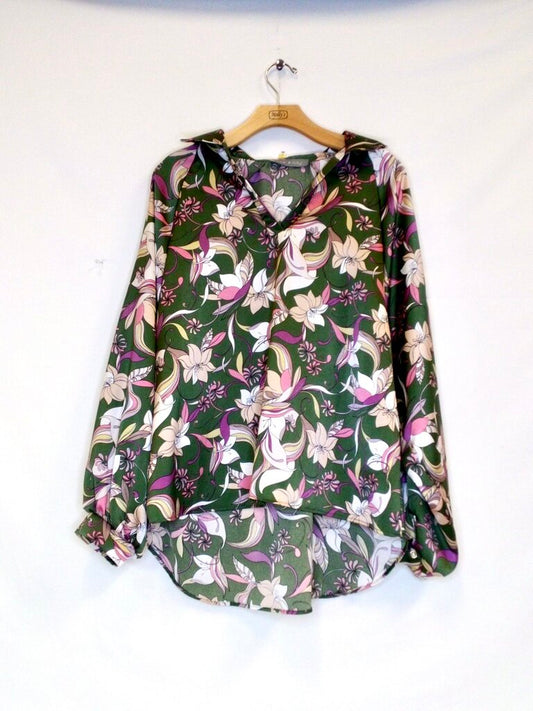 Pixi + Ivy Long Sleeve Floral V Neck Blouse