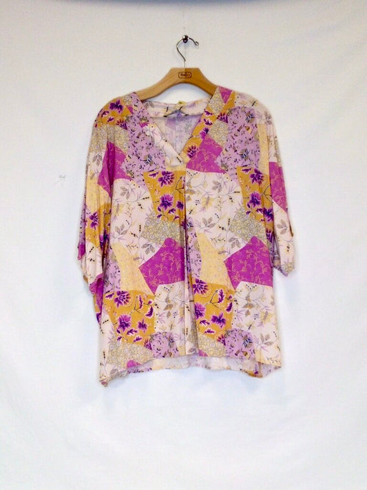 Pixi + Ivy V Neck Short Sleeve Patterned Floral Blouse