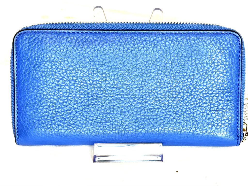Coach Pebbled Leather Bi Fold Zip Wallet