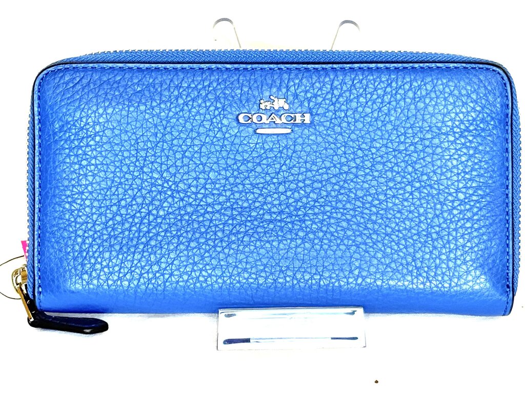 Coach Pebbled Leather Bi Fold Zip Wallet