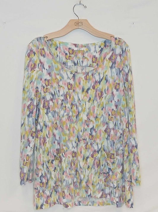 Patterned Top W Pockets