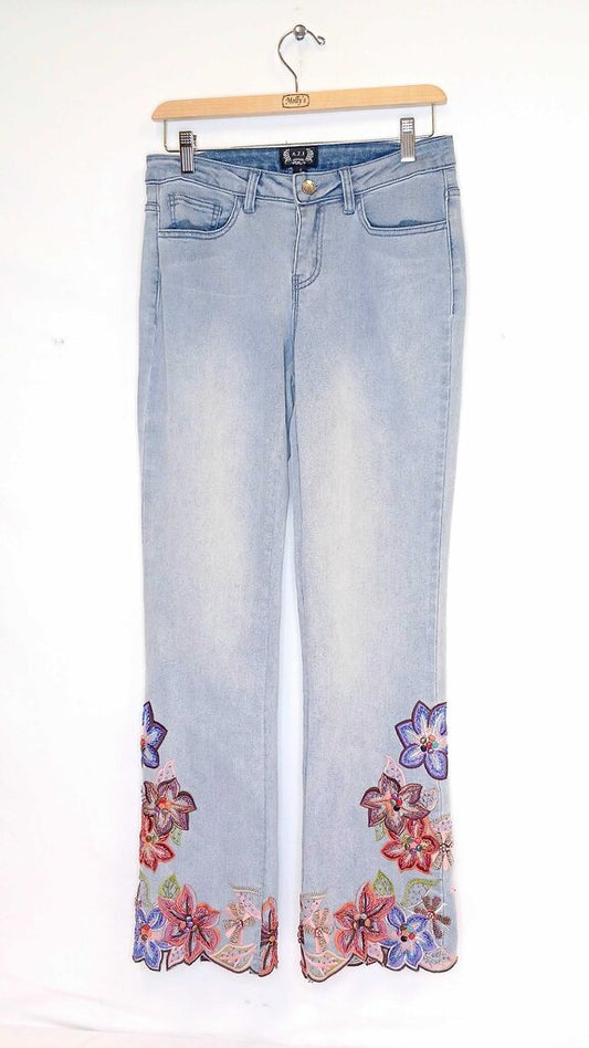 Azi Flower Embroidered Jeans