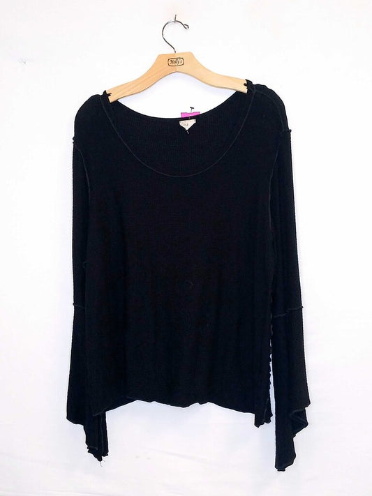 Et Lois Long Bell Sleeve Top