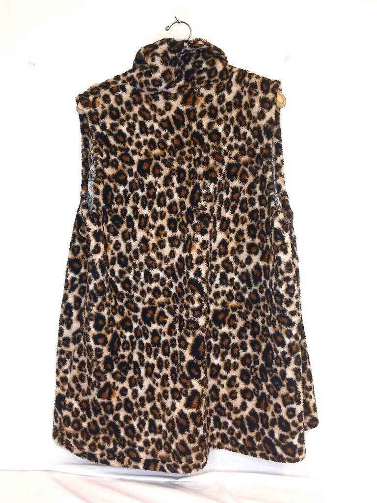 Harlow & Rose Cheetah Print Faux Fur Vest