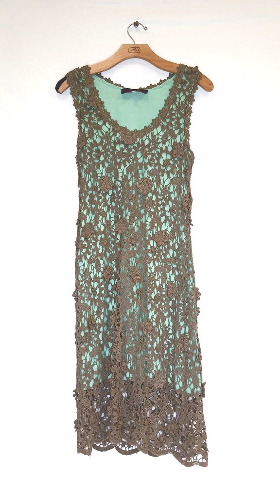 Elegantissimo Sleeveless Lace Dress