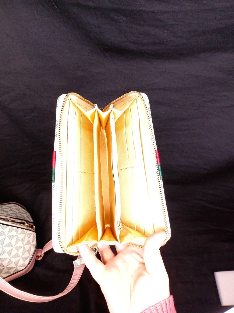 Queen Bee Crossbody + Wallet *NOT GUCCI*