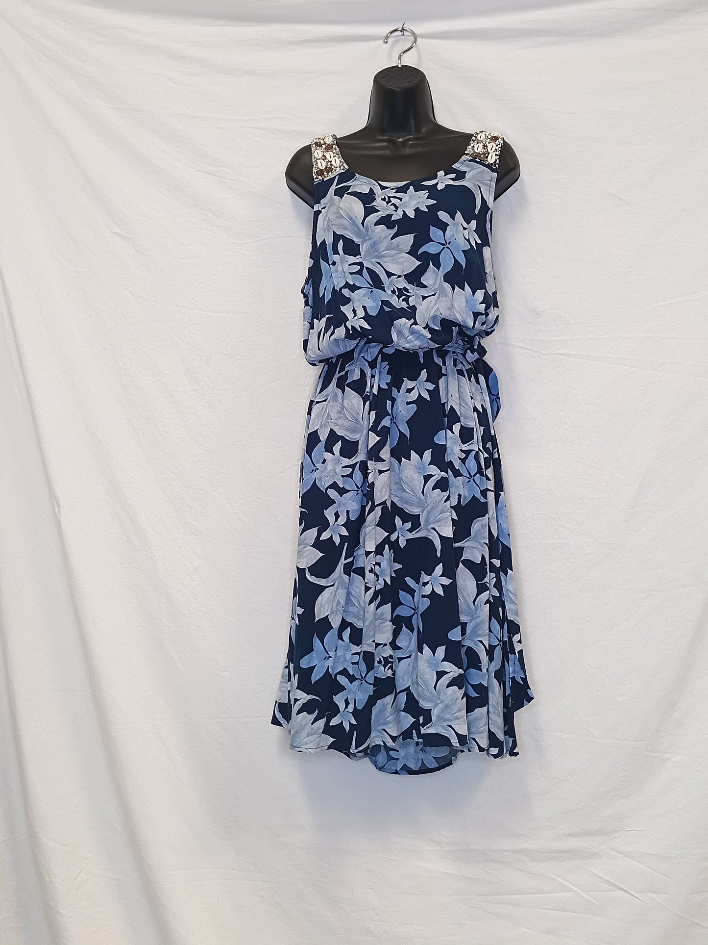 Cloth & Portrait Midi Dress