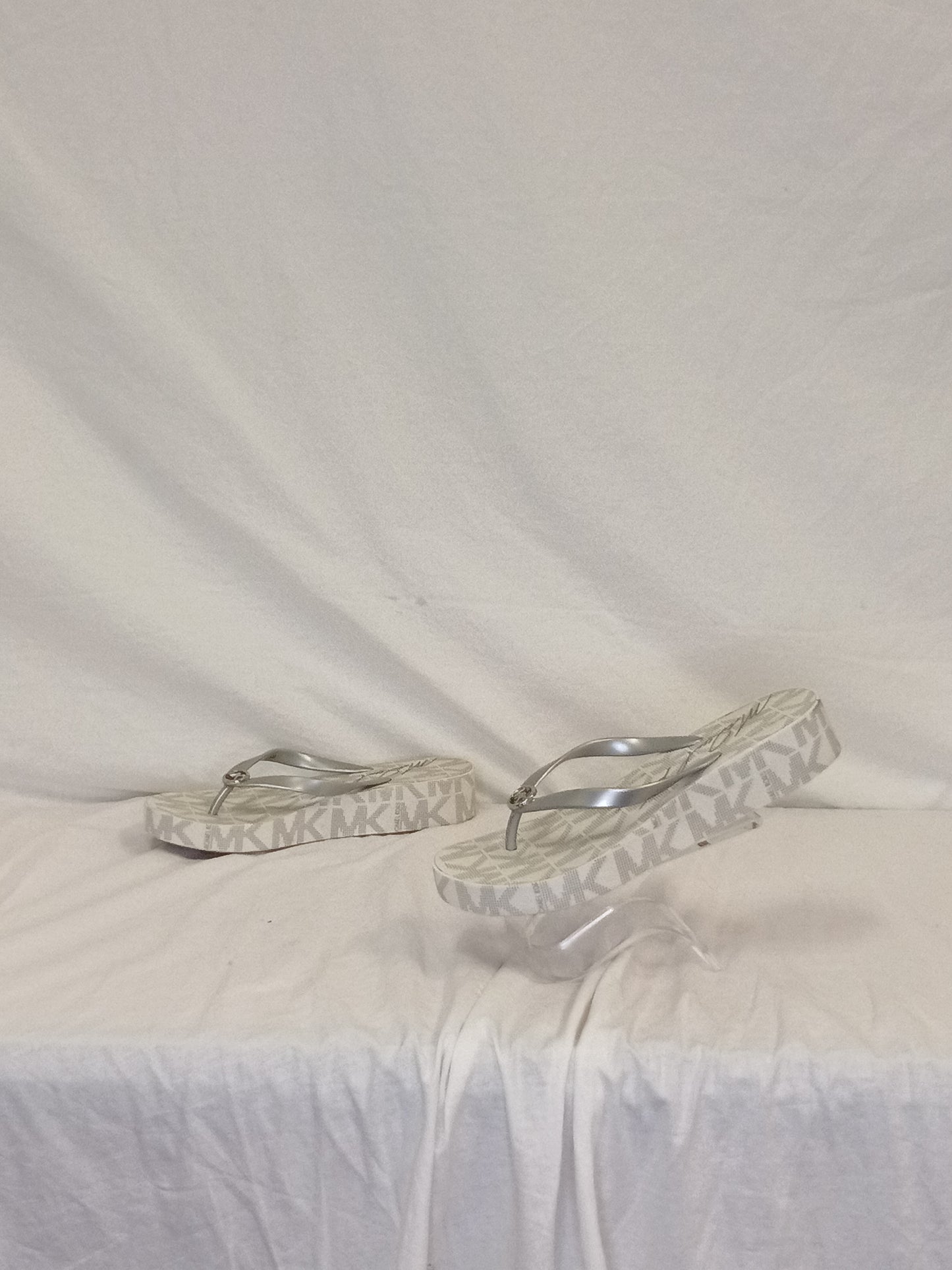Michael Kors Signature Flip-flop