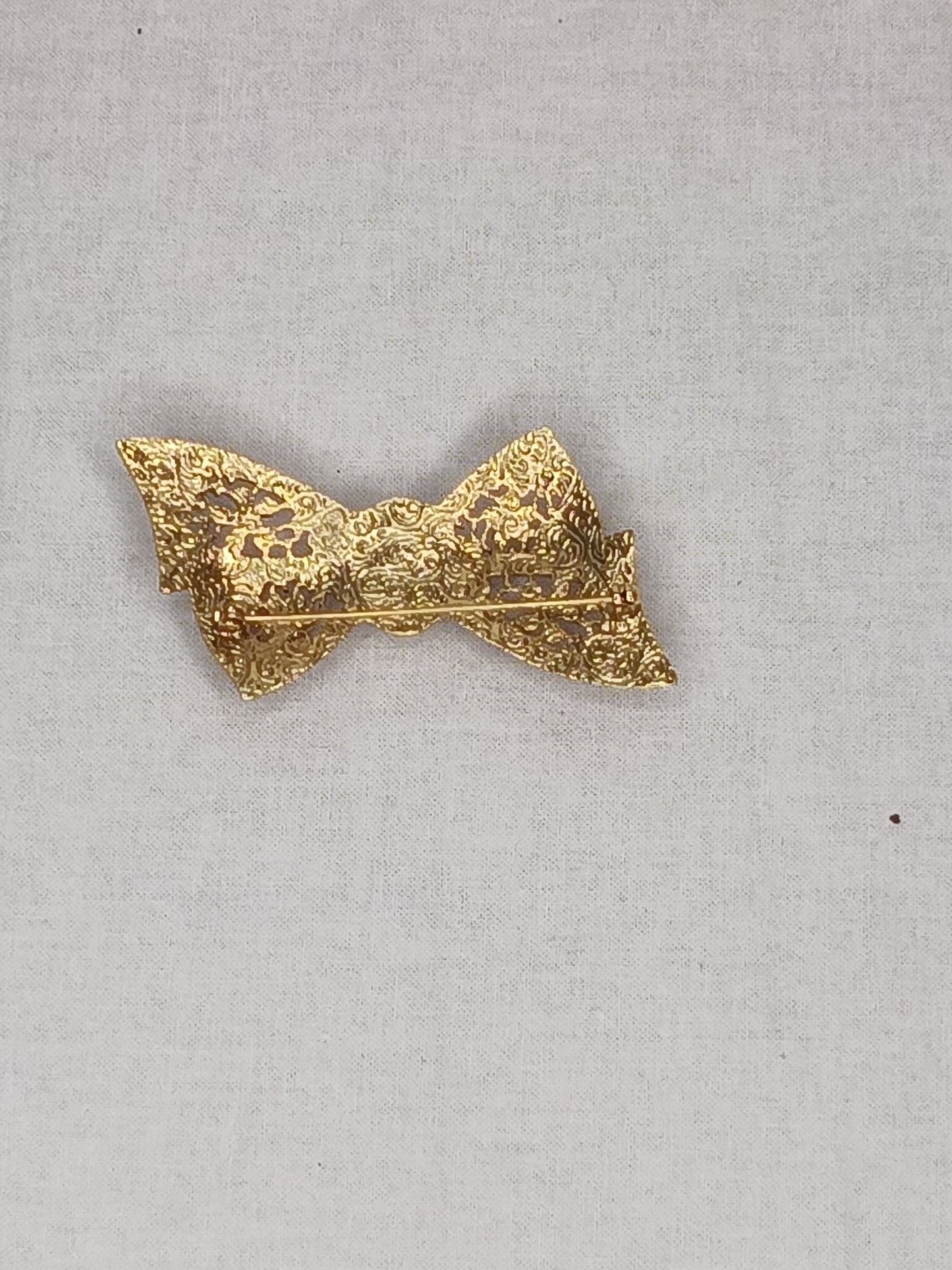 Metal Lace Bow Pin