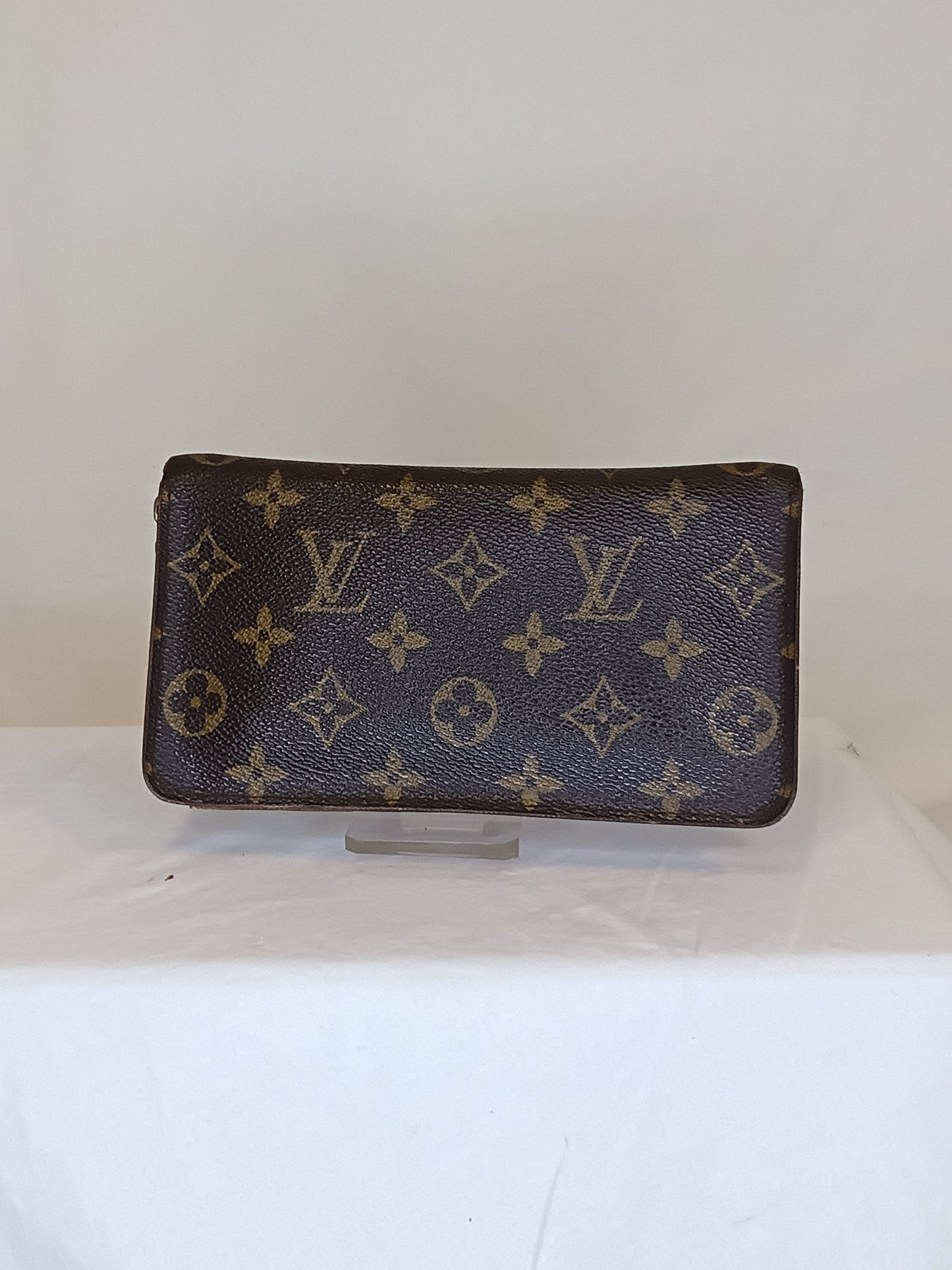 Louis Vuitton Zippy Wallet