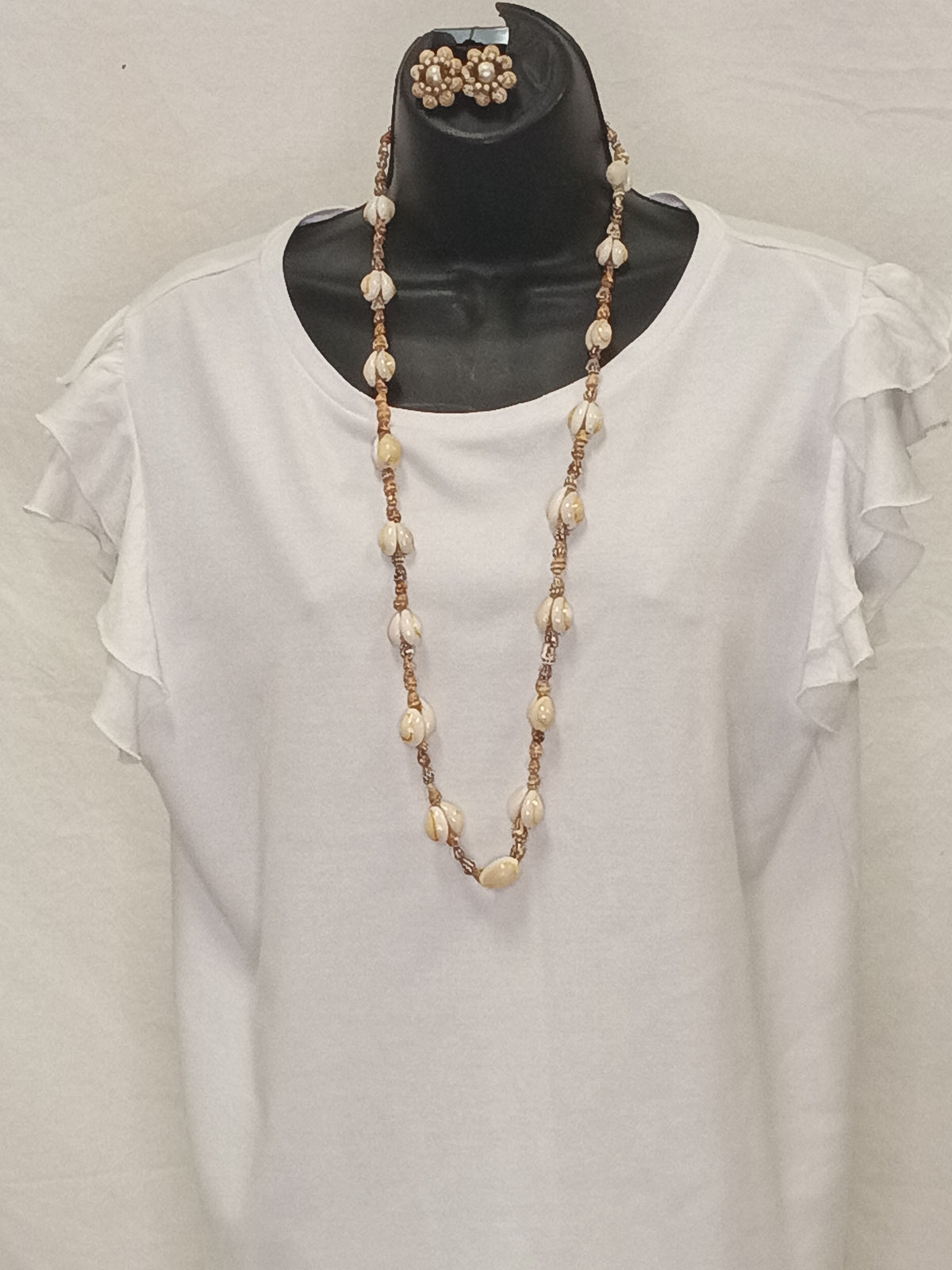 Vintage  Shell Necklace & Earrings Set