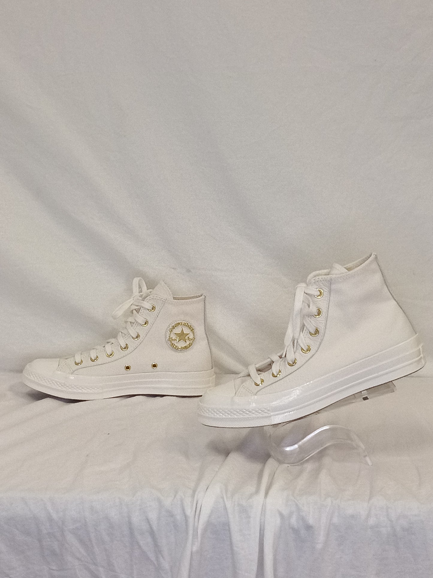 NWOT Converse All Star Hightops Gold Emblem