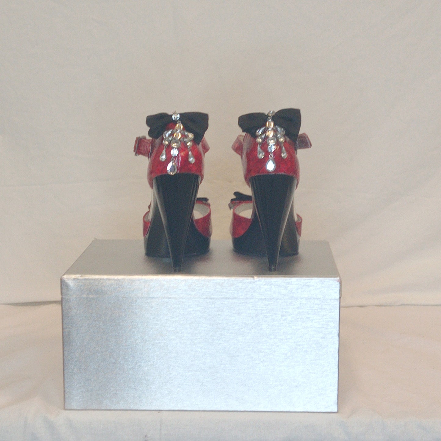 Bow Heels