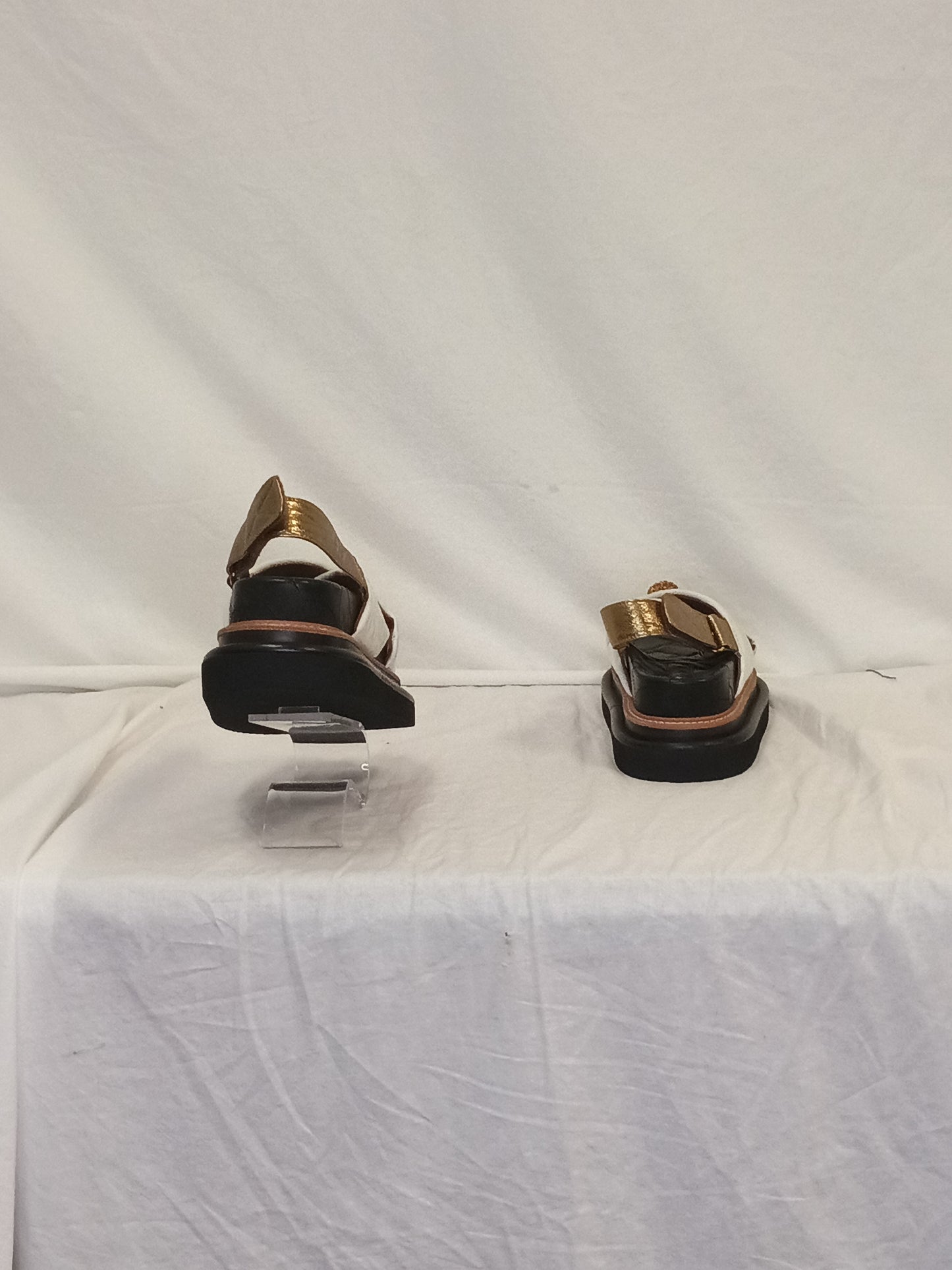 Kurt Geiger NWOT Orson Cross Strap Sandals