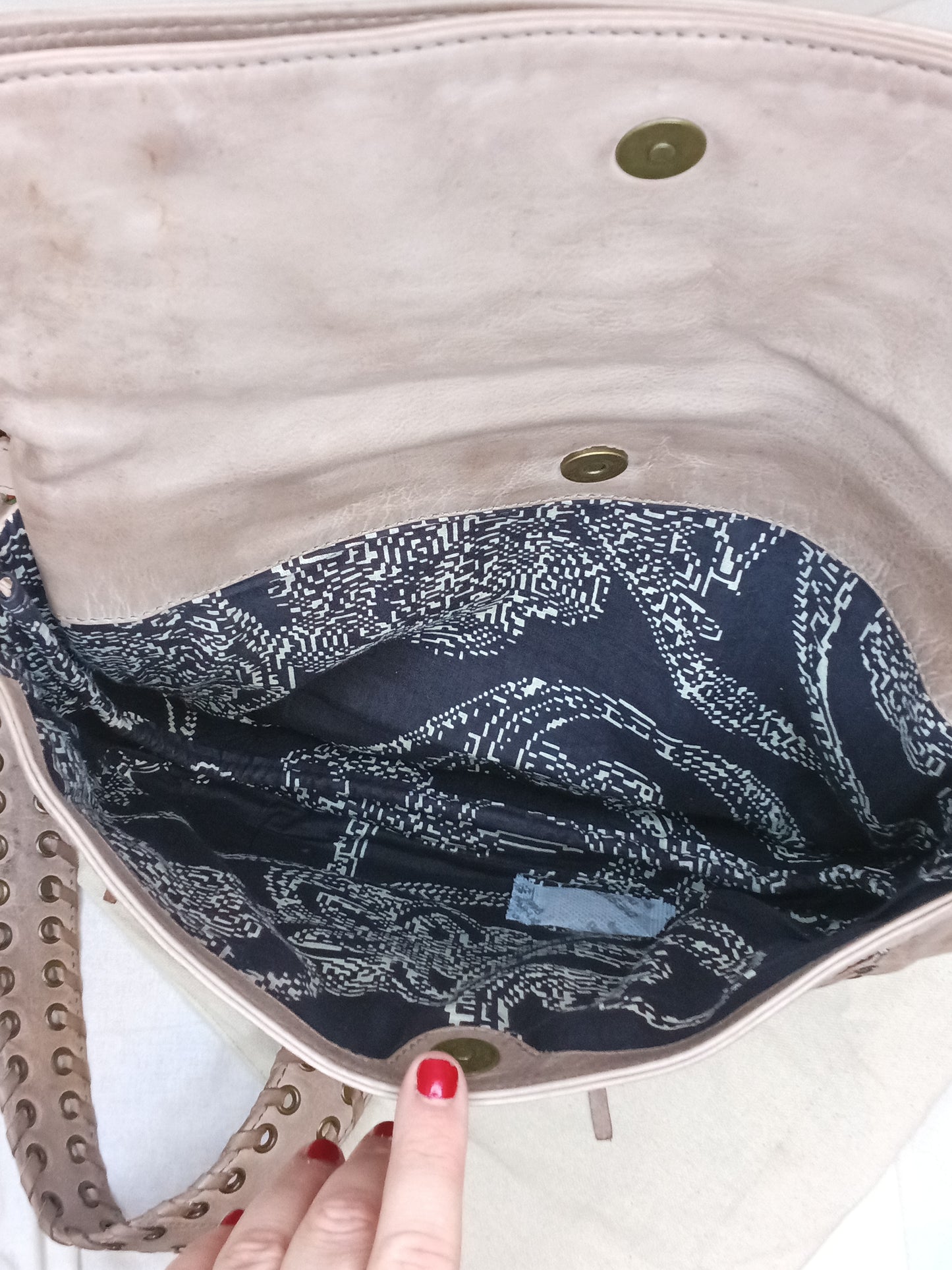 Myra Crossbody