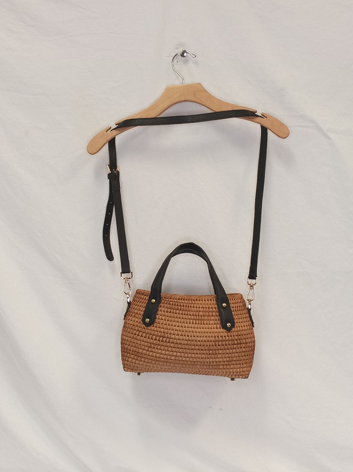 Pulicati Crossbody