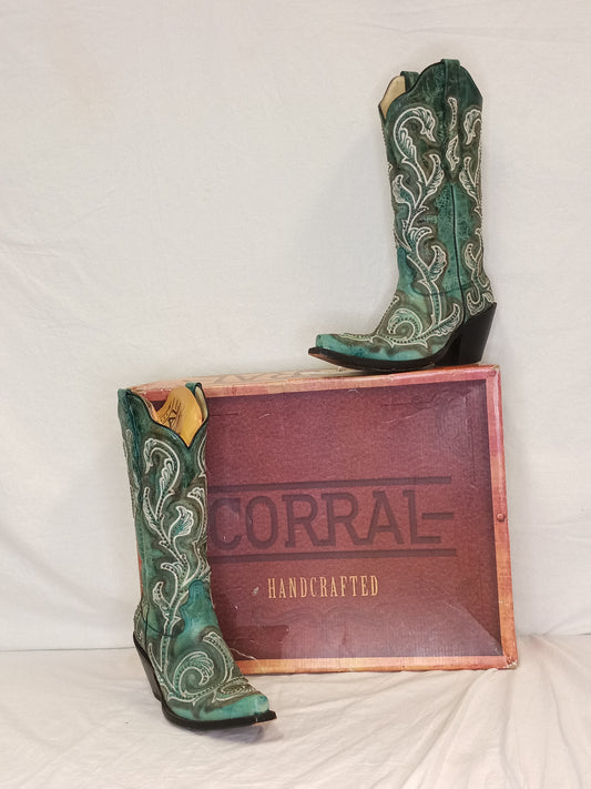 Corral Shaded Embroidery & Studs Cowgirl Boots