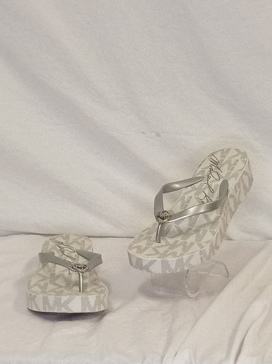 Michael Kors Signature Flip-flop